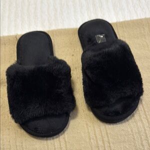 Cozy Black Faux Fur Slide Slippers